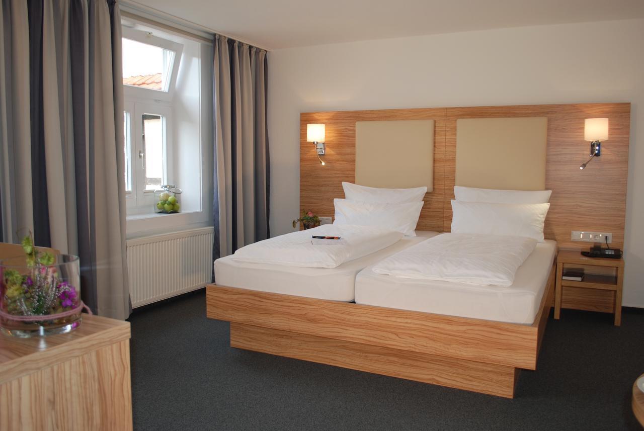 Alt Warburg Hotel Kültér fotó