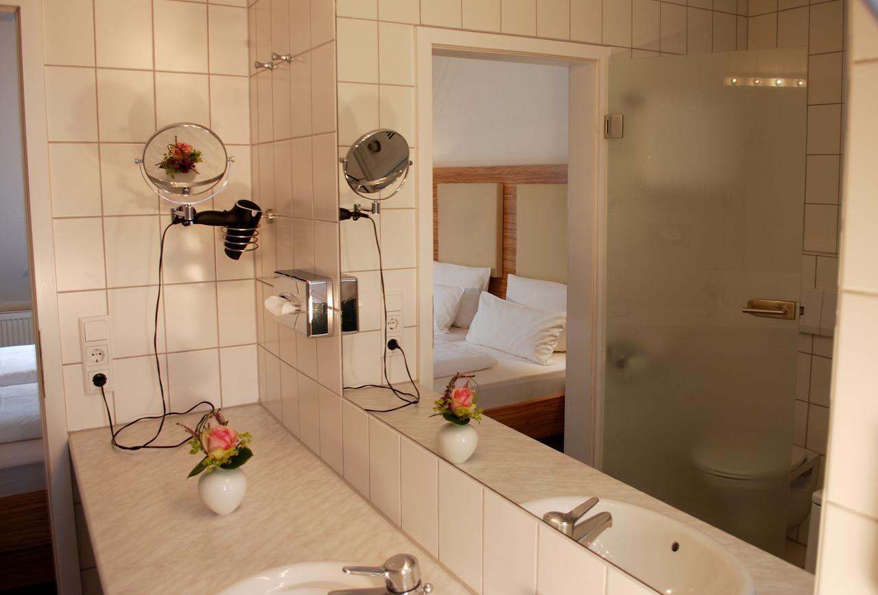 Alt Warburg Hotel Kültér fotó