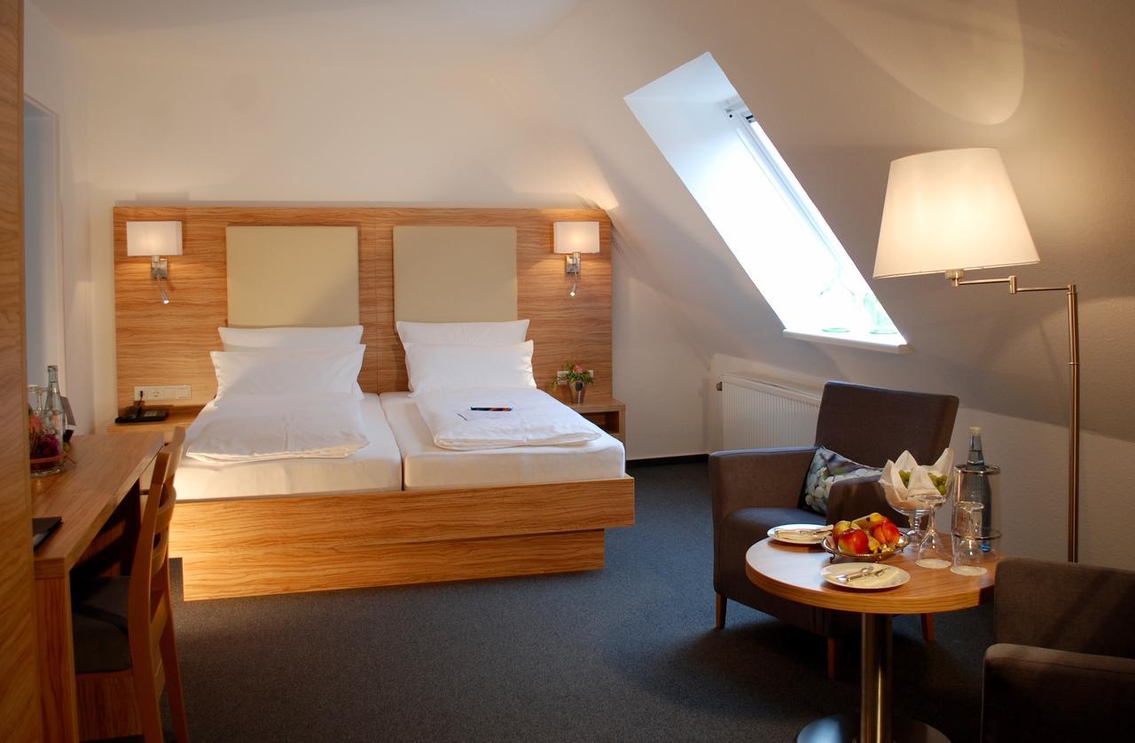 Alt Warburg Hotel Kültér fotó
