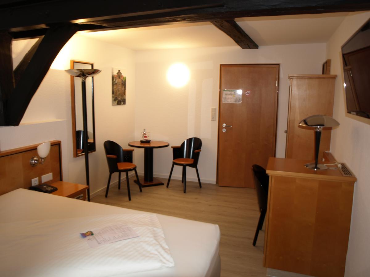 Alt Warburg Hotel Kültér fotó