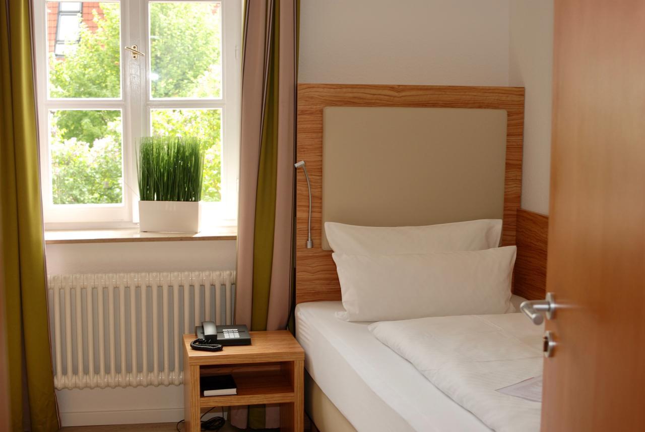 Alt Warburg Hotel Kültér fotó